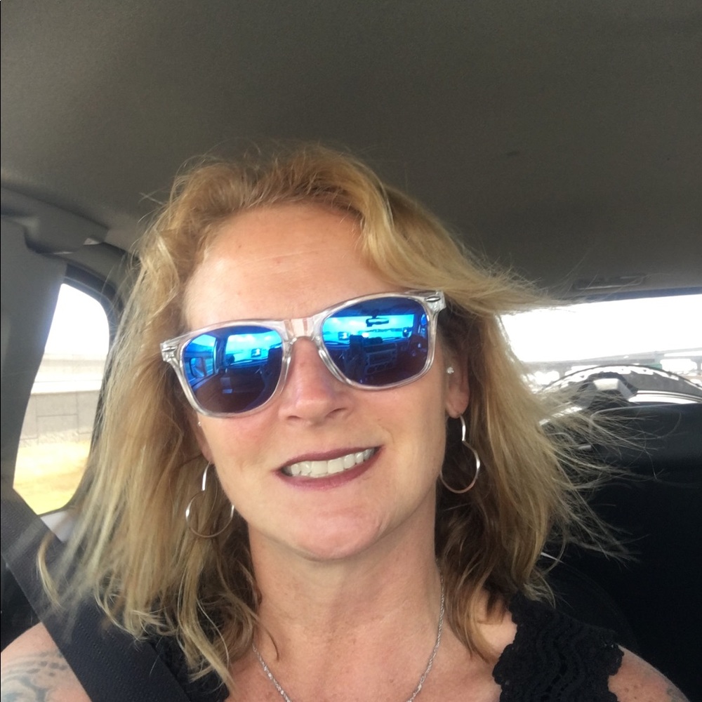 Meet your Posher, Denise